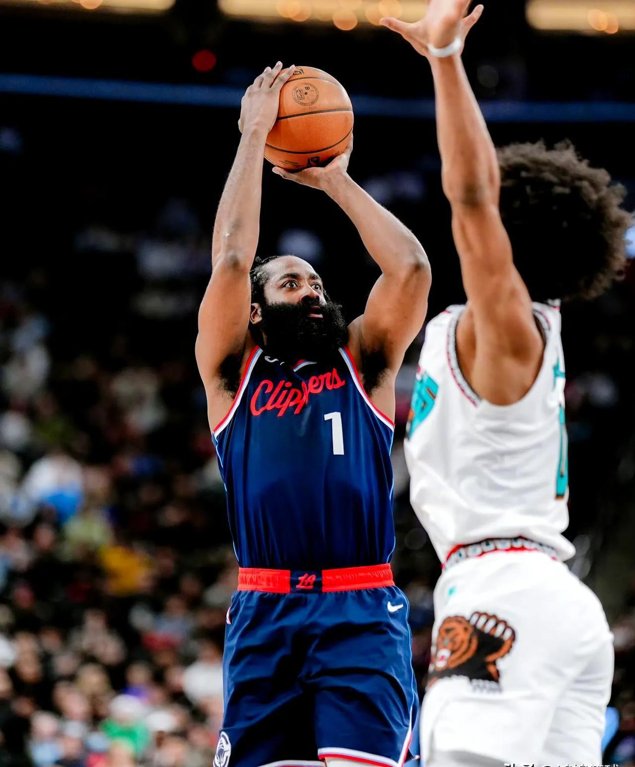 包含风云突变洛杉矶快船赛后外线爆发，德甲版图或变，质疑声仍在，医务组通报恢复的词条