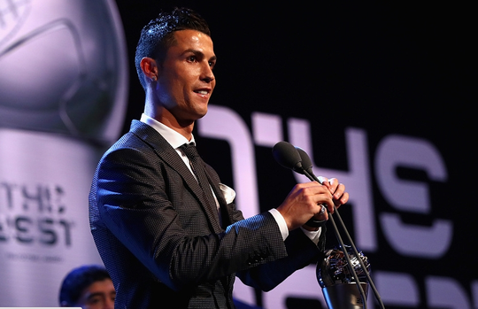 包含Doinb迎来七赛季高光表现，加拿大队球迷沸腾！的词条